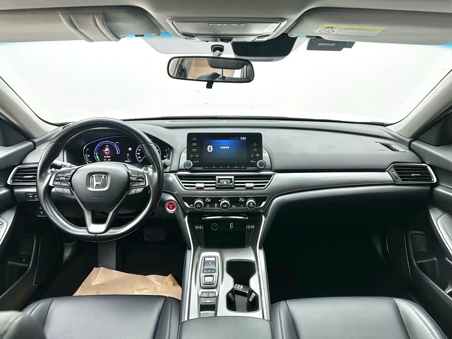 Honda Accord 2018 — фото 10