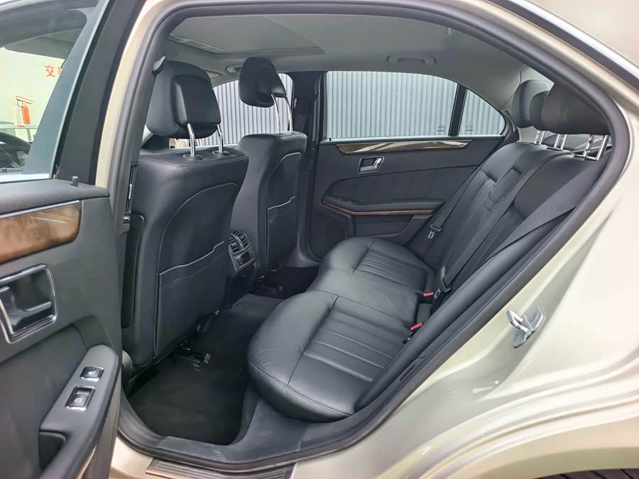 Mercedes-Benz E-Class 2010