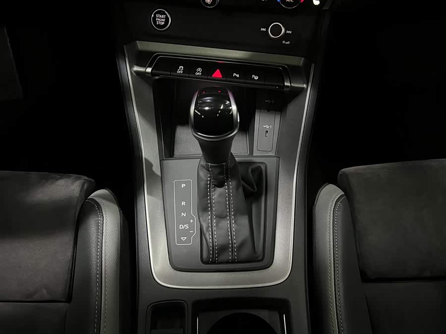 Audi Q3 2022 — фото 16