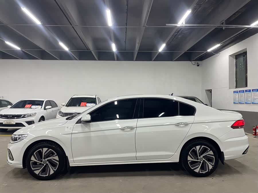 Volkswagen Bora 2023