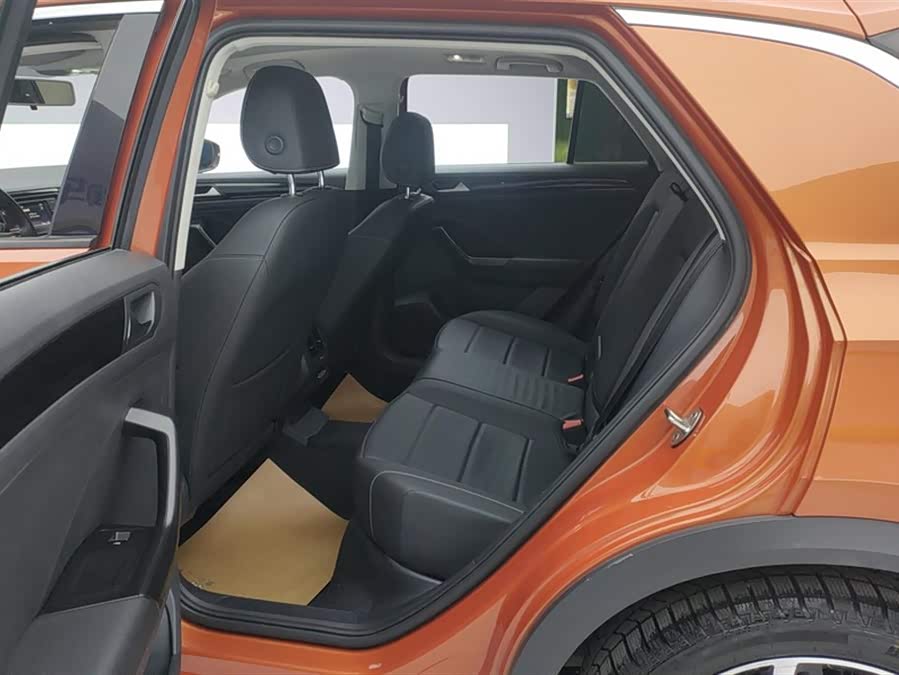 Volkswagen T-Roc 2018 — фото 11