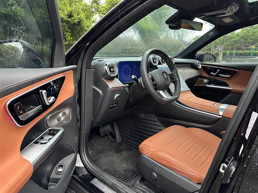 Mercedes-Benz GLC 2025