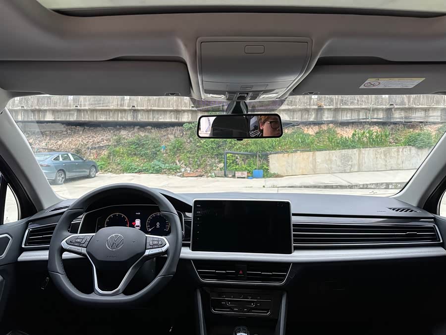 Volkswagen Tiguan L 2025