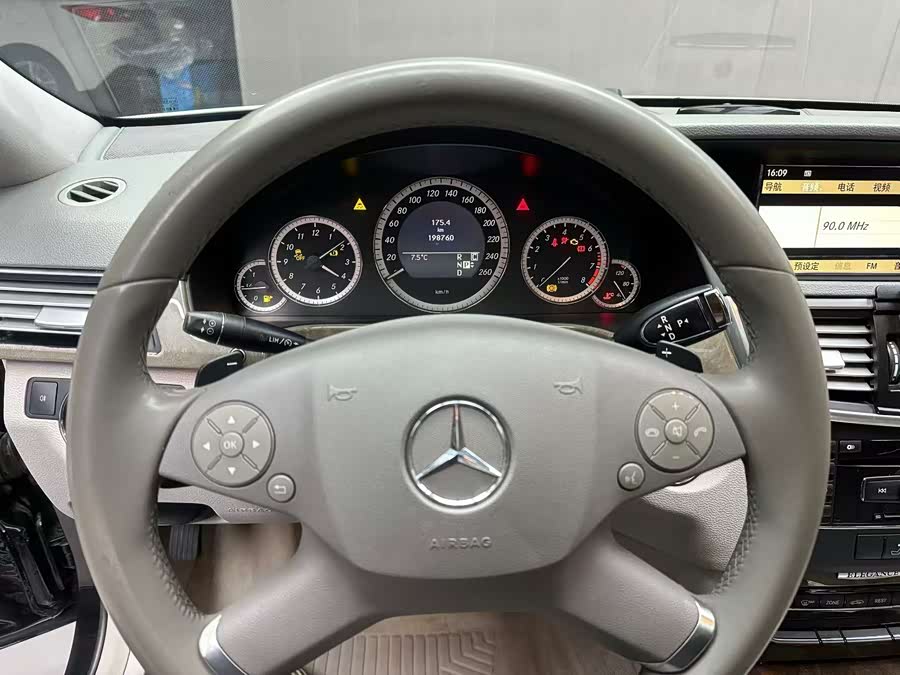 Mercedes-Benz E-Class 2010