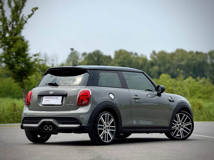 MINI MINI 2022