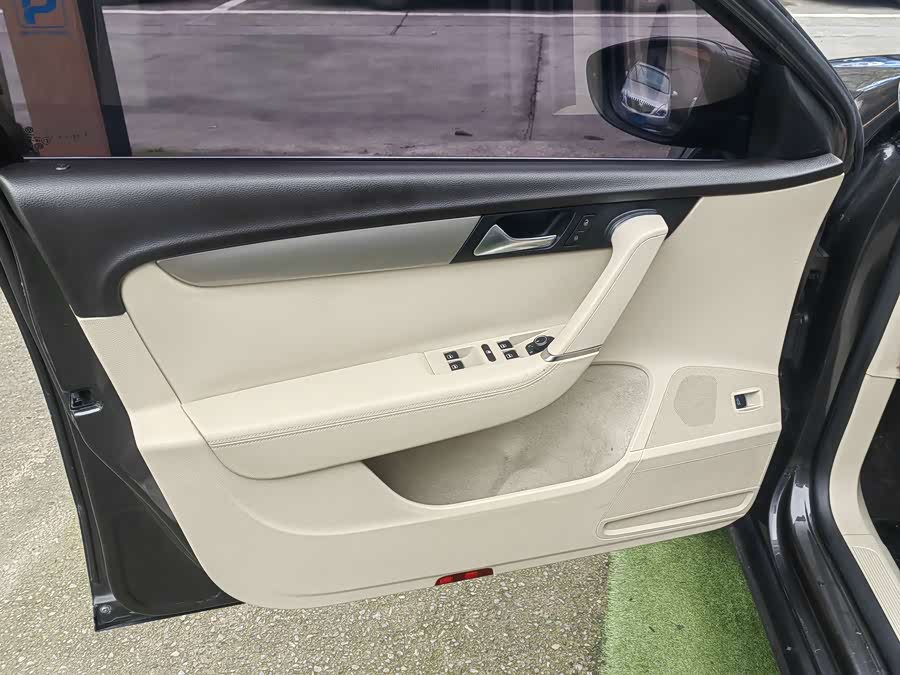 Volkswagen Magotan 2013