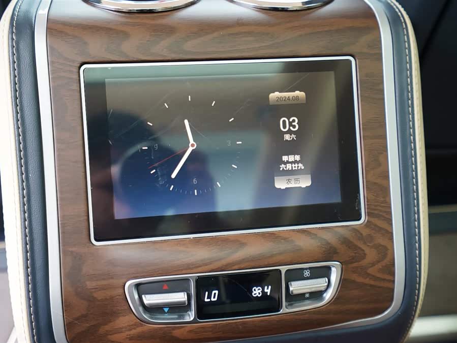 Mercedes-Benz V-Class 2022 — фото 17