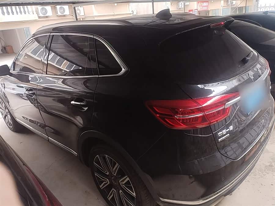 Hongqi HS5 2022