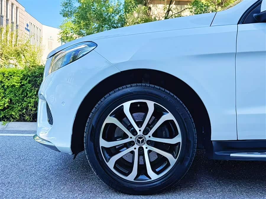 Mercedes-Benz GLE 2016 — фото 20