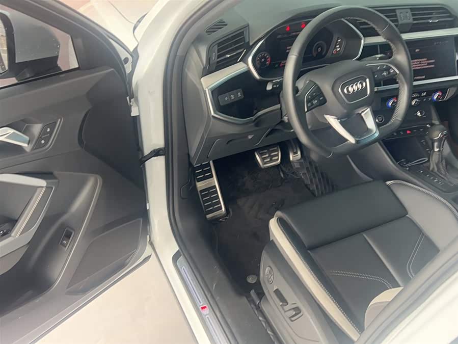 Audi Q3 2024 — фото 10