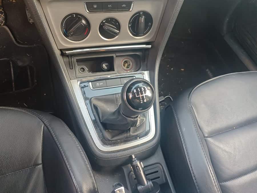 Volkswagen Lavida 2013