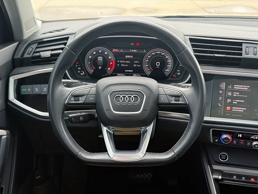 Audi Q3 2023 — фото 16