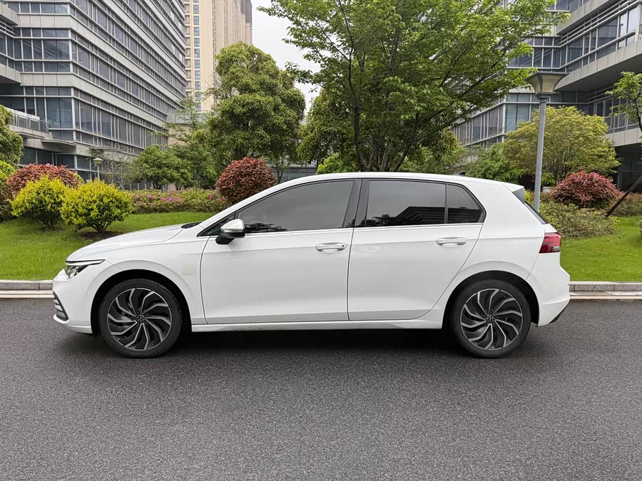 Volkswagen Golf 2021