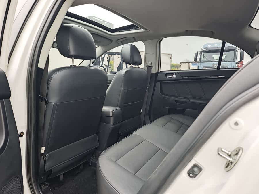 Mitsubishi Lancer EX 2013