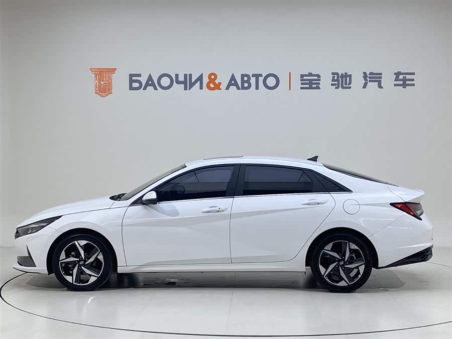 Hyundai Elantra 2022 — фото 24