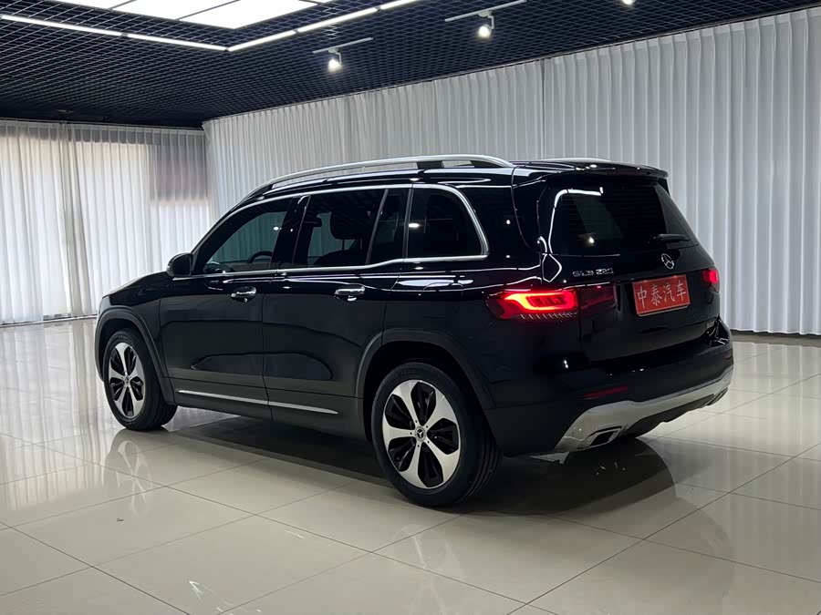 Mercedes-Benz GLB 2023