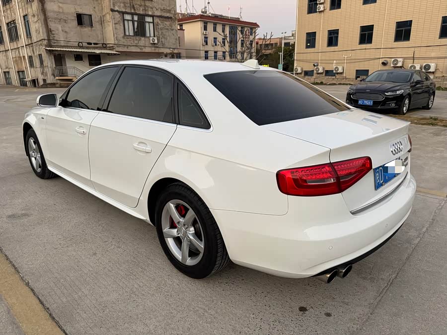 Audi A4L 2015