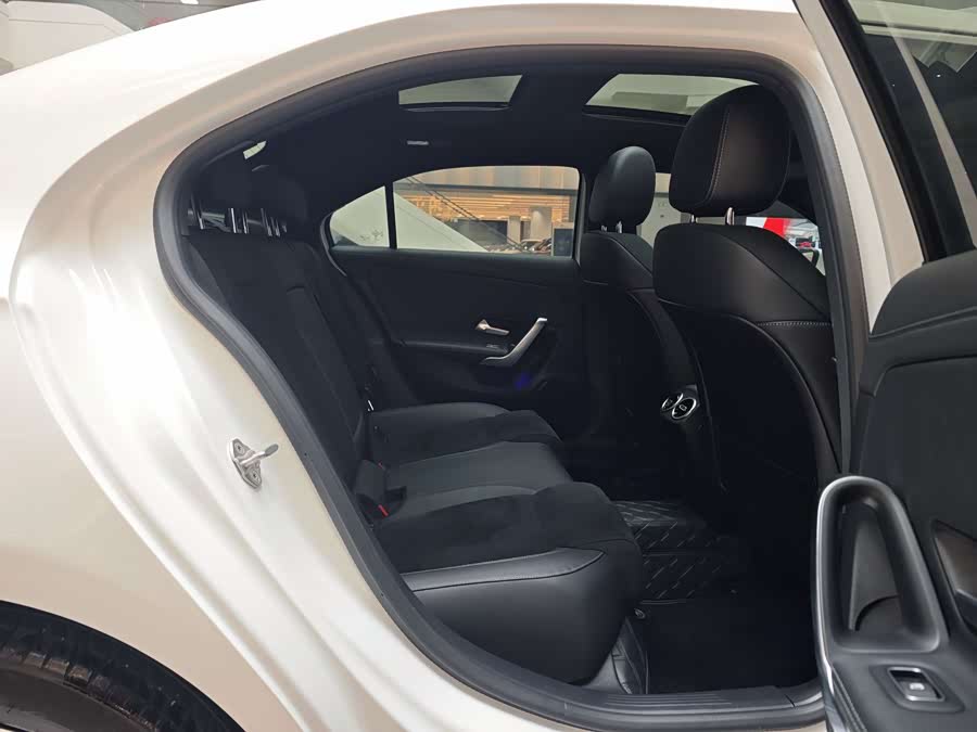 Mercedes-Benz A-Class 2022 — фото 10