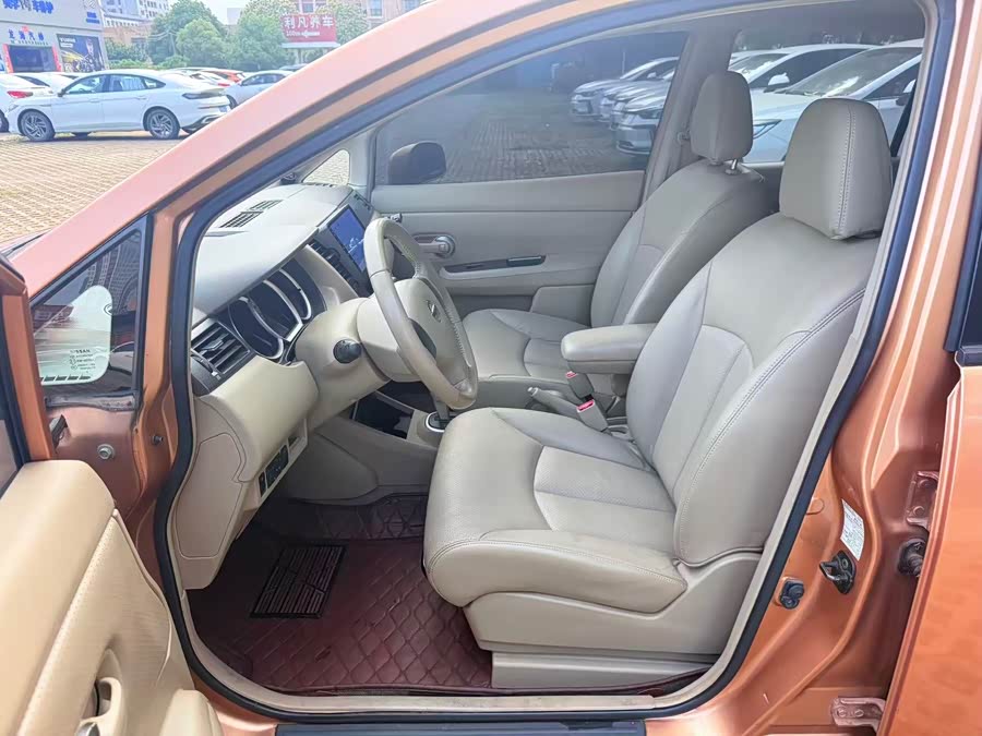Nissan Tiida 2008