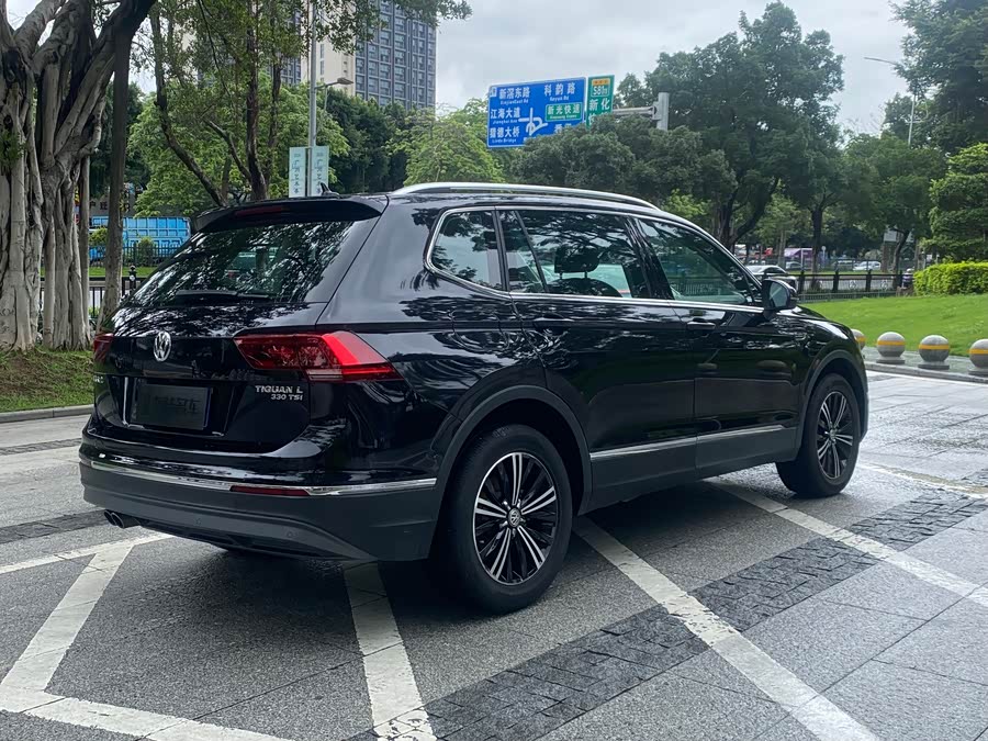 Volkswagen Tiguan L 2018 — фото 25