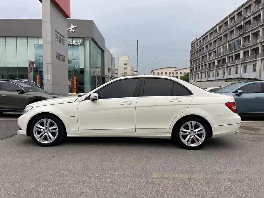 Mercedes-Benz C-Class 2011