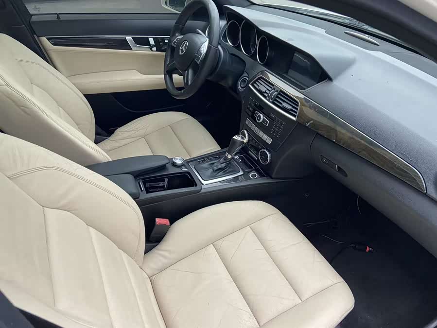 Mercedes-Benz C-Class 2011 — фото 13