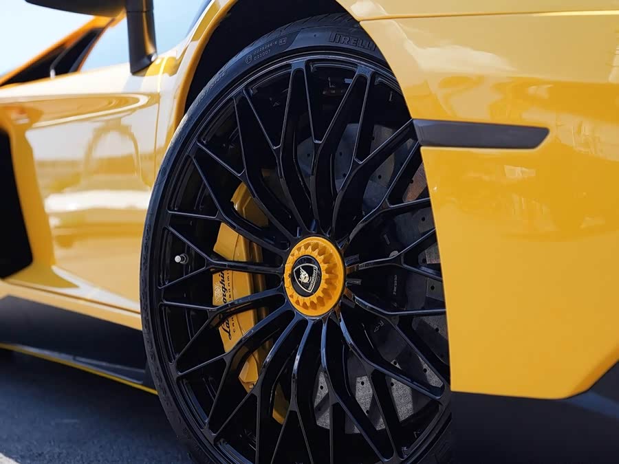 Lamborghini Aventador 2015