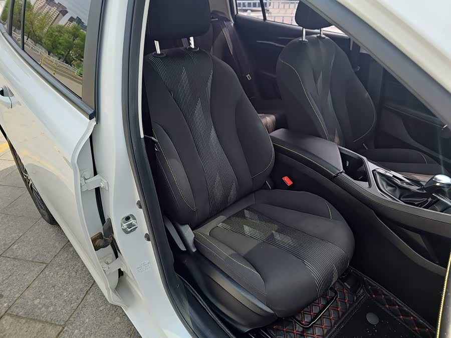 Roewe i5 2021