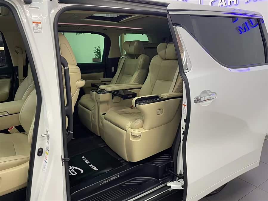 Toyota Vellfire 2019 — фото 9