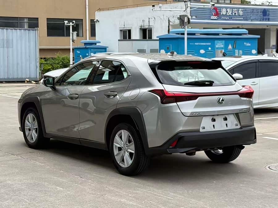 Lexus UX 2022 — фото 8