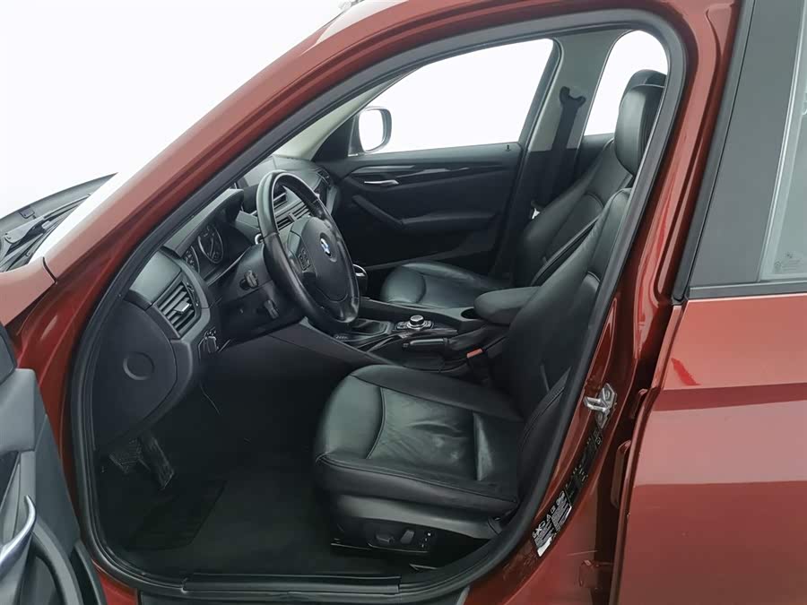 BMW X1 2010 — фото 10