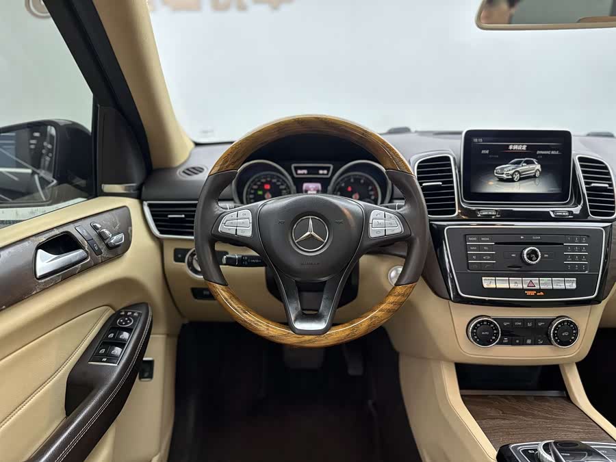 Mercedes-Benz GLE 2015 — фото 15