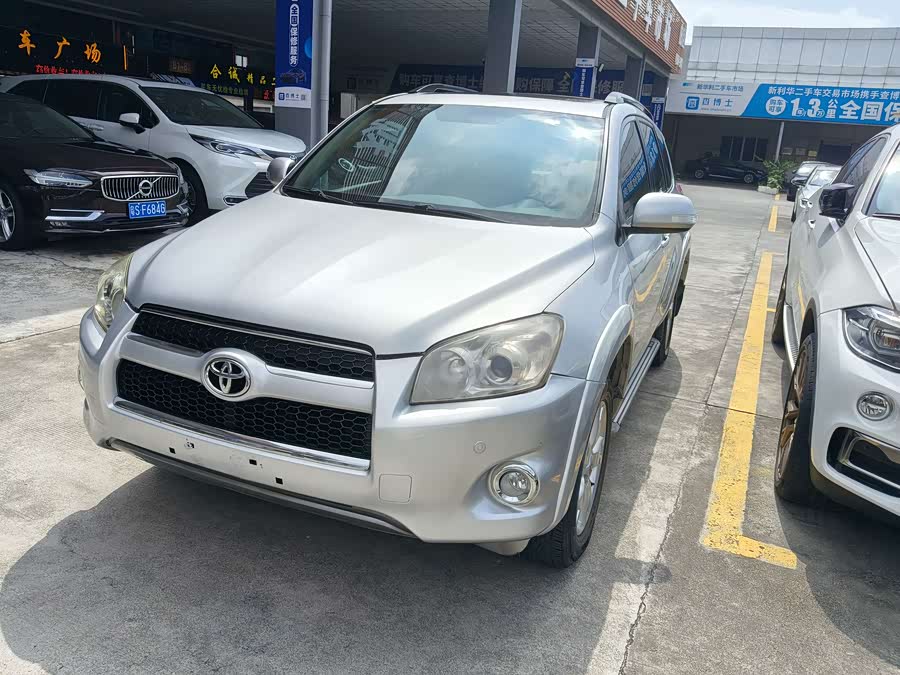 Toyota RAV4 2011