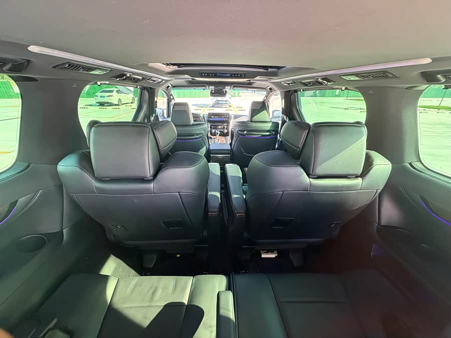Toyota Vellfire 2023 — фото 22
