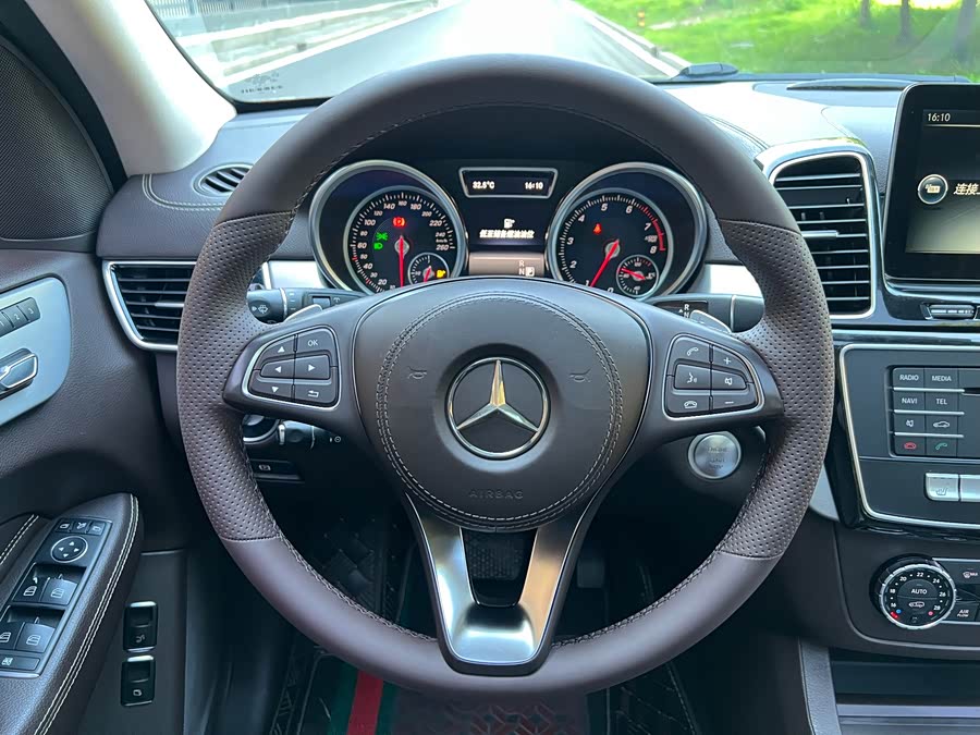 Mercedes-Benz GLS 2016 — фото 11