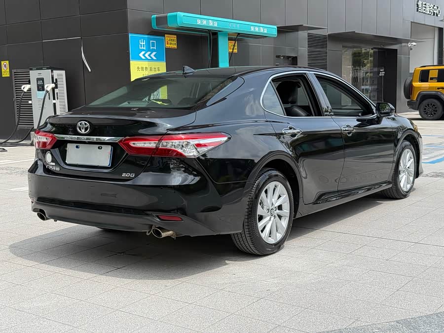 Toyota Camry 2021
