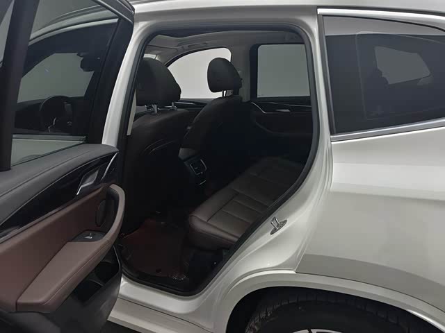 BMW X3 2022 — фото 12