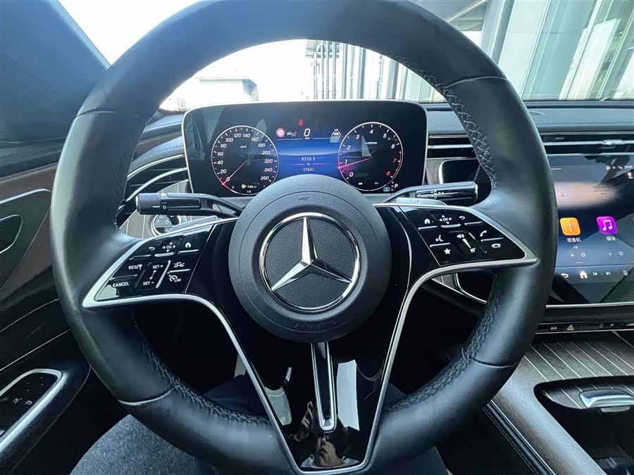 Mercedes-Benz E-Class 2024 — фото 13