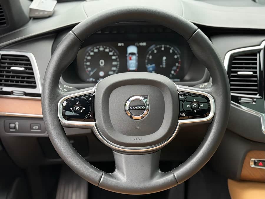 Volvo XC90 2015 — фото 15