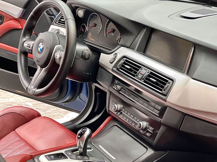 BMW M5 2014 — фото 14