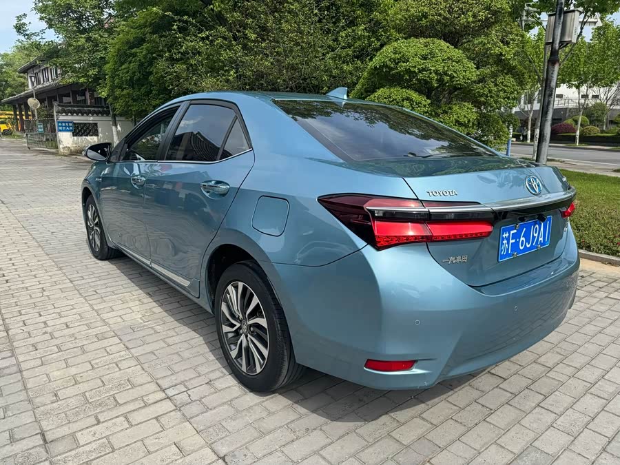 Toyota Corolla 2017 — фото 9