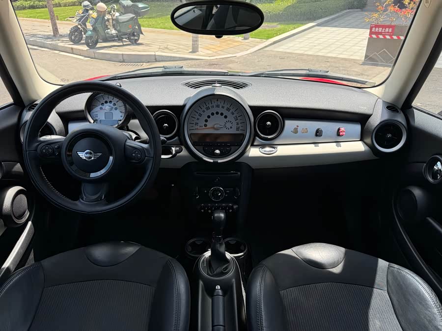 MINI Clubman 2011