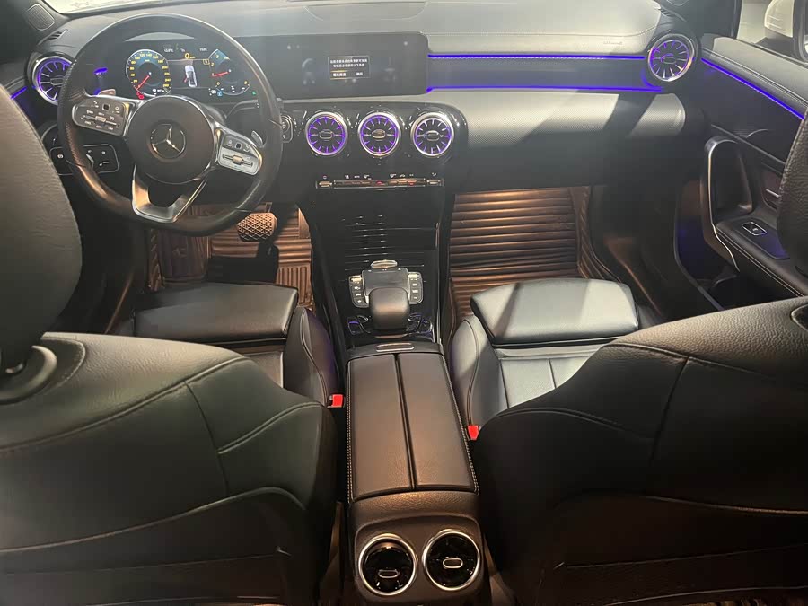 Mercedes-Benz A-Class 2022 — фото 9