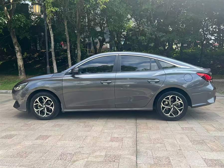 MG MG5 2021