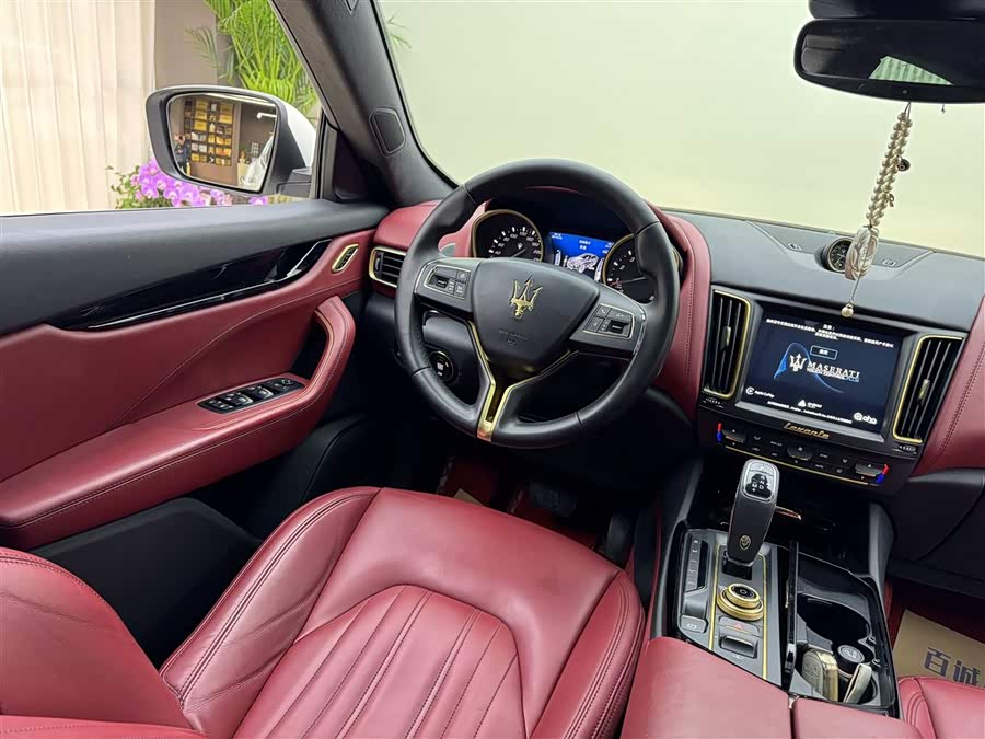 Maserati Levante 2018 — фото 13