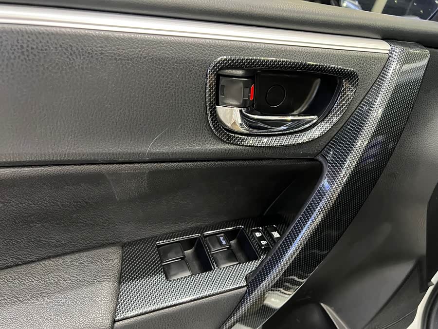 Toyota Corolla 2017 — фото 16