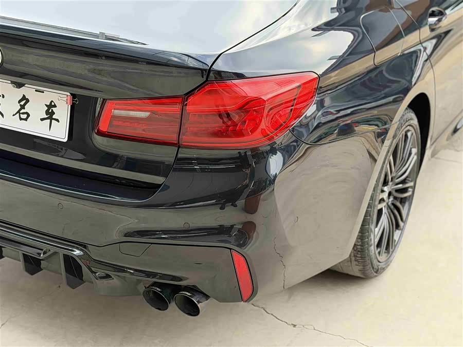 BMW 5 Series 2019 — фото 21