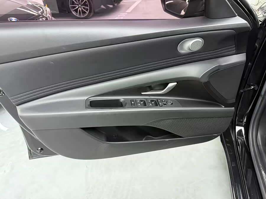 Hyundai Elantra 2023