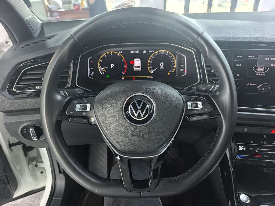 Volkswagen T-Roc 2021 — фото 16