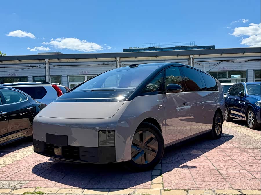 Li Auto MEGA 2025